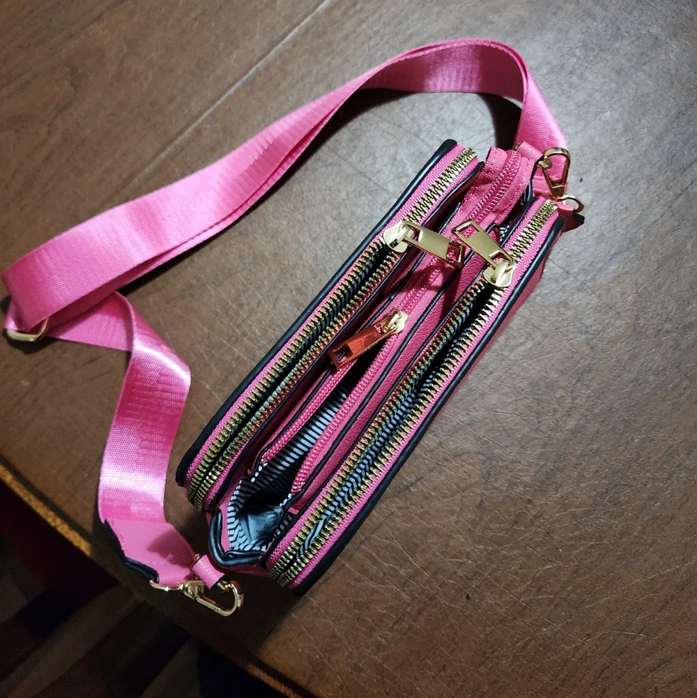 NWOT ... Pink Crossbody Bag - Picture 4 of 5